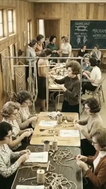 Vintage Macramé Workshops ✨ Step Back into the 1960s! Discover the charm of a decade when macramé became a beloved creative trend. 🧶 From intricate knots to beautiful handmade designs, experience the retro atmosphere and bohemian spirit that made macramé a classic.