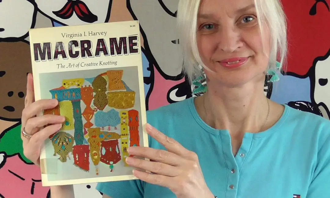 Macramé Book: The Art of Creative Knotting