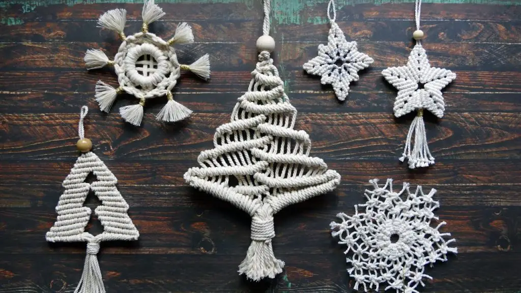 Christmas Tee - Macrame ornament - Wall hanging