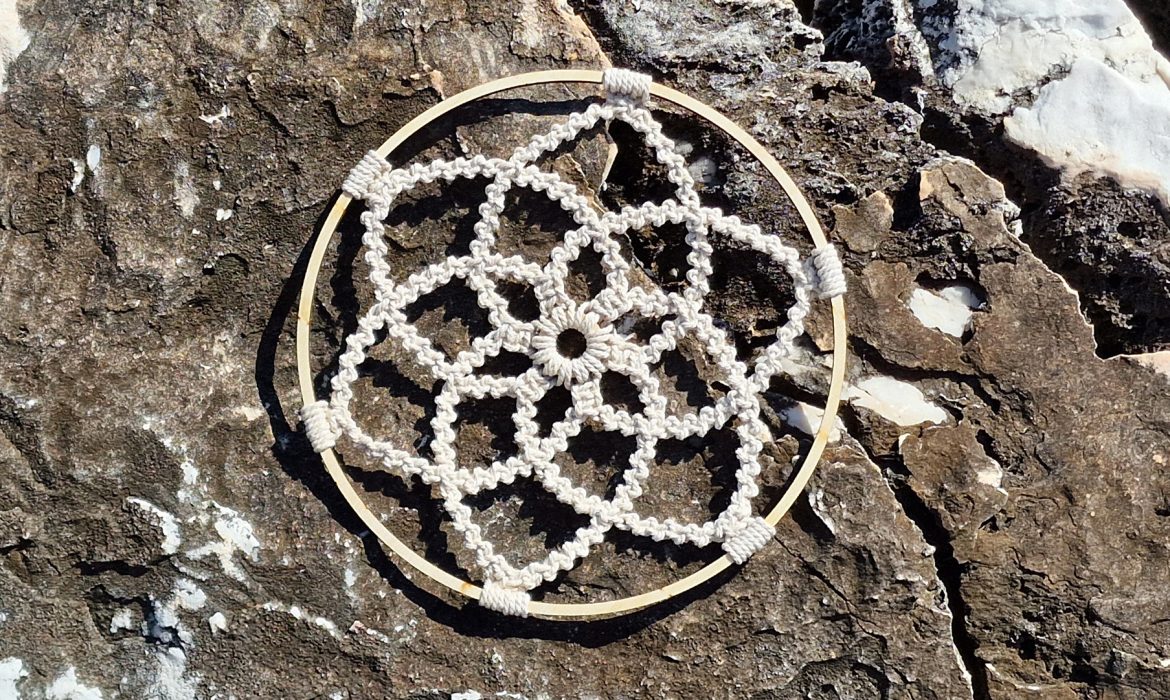 DIY Easy Macrame Flower – Dream Catcher