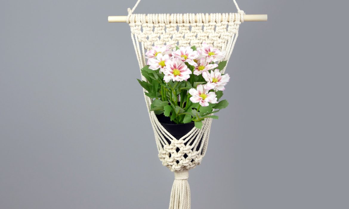 MACRAME PLANT HANGER PATTERN FOR BEGINNERS