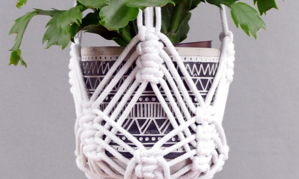 DIY Macrame Plant Hanger – How to Start Plant Hanger