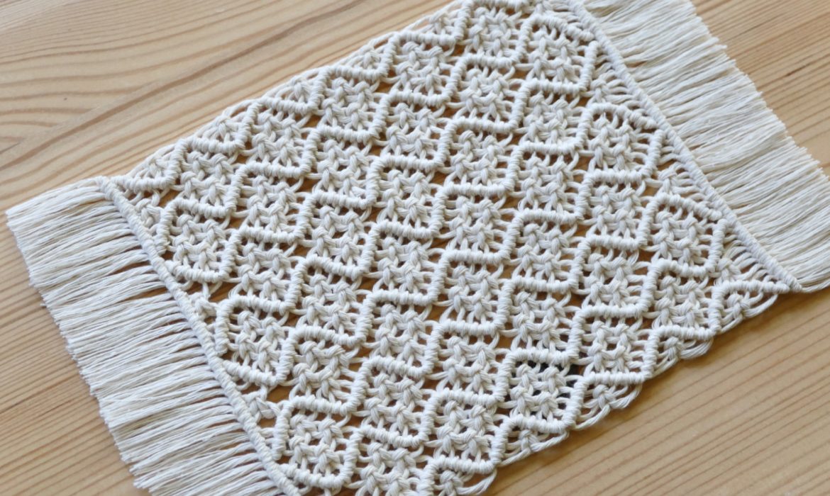 WAVY MESH MACRAME TABLECLOTH