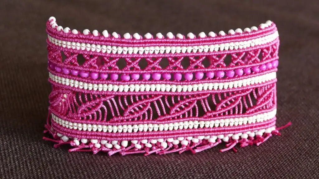 Wide Macramé Cuff Bracelet Tutorial