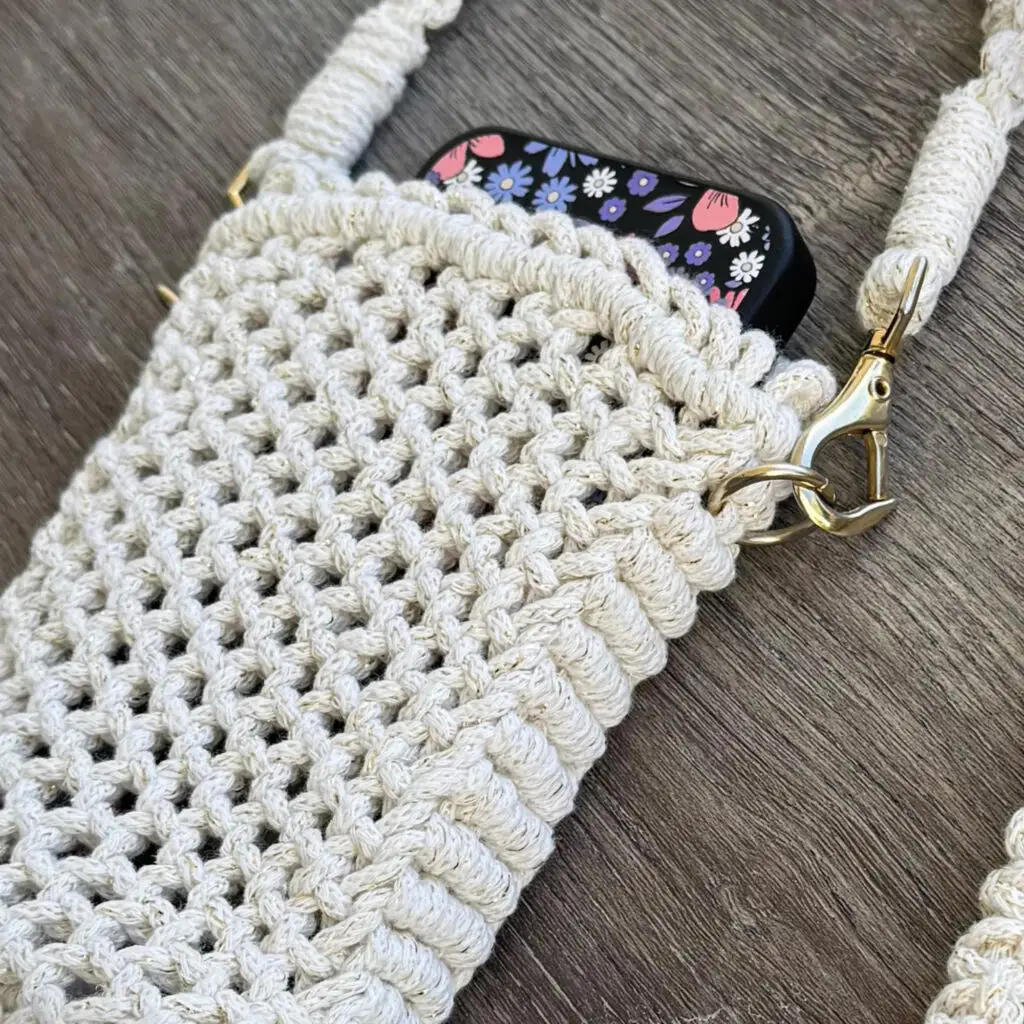 in-phone-bag-3 Macrame phone bag